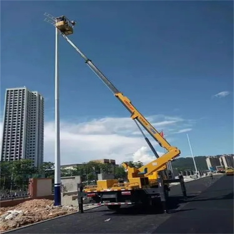 南通港闸维修路灯的曲臂升降车出租